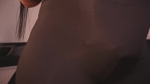 Snapshot of salomekross_ chatting on September 25, 4:27 am Salome Kross online show from September 25, 4:27 am