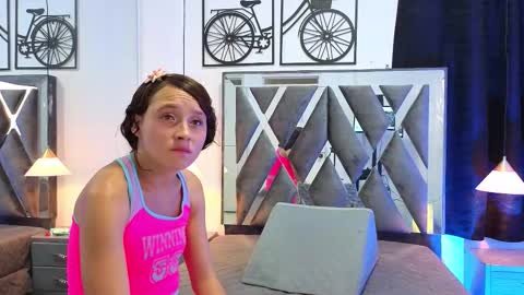 salomewilson online show from January 10, 8:54 pm