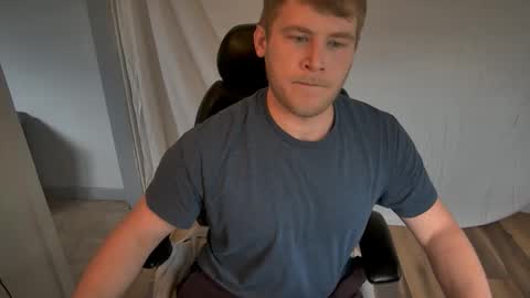 Snapshot of saltedsailor9 chatting on November 12, 9:03 pm SaltedSailor online show from November 12, 9:03 pm