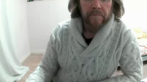 Snapshot of saltimbanquier chatting on February 9, 12:08 pm Saltimbanquier Salt ou Banquier online show from February 9, 12:08 pm