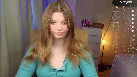 Snapshot of salut_love chatting on March 13, 3:51 pm Ruby online show from March 13, 3:51 pm