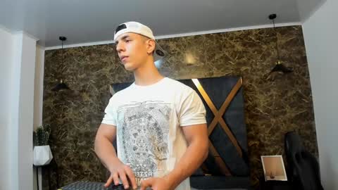 SALVATORE online show from January 10, 2:13 pm