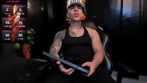 SALVATORE online show from November 19, 6:30 pm