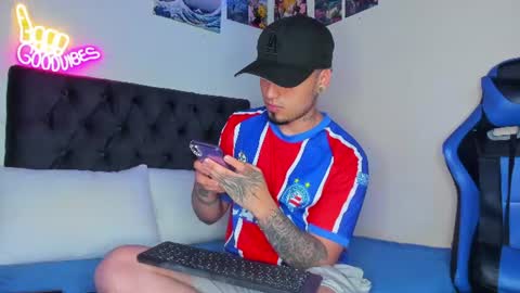 Snapshot of salvatore_dereck chatting on July 1, 1:07 am online show from July 1, 1:07 am