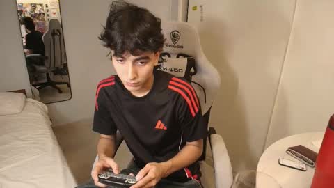 salvatore_montt online show from December 4, 4:22 am