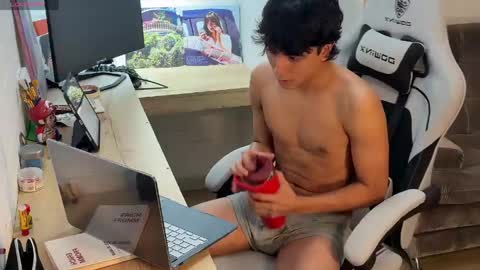 salvatore_montt online show from April 21, 12:45 am