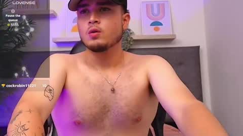 Snapshot of salvatore_muller chatting on October 8, 12:52 am Salvatore  online show from October 8, 12:52 am