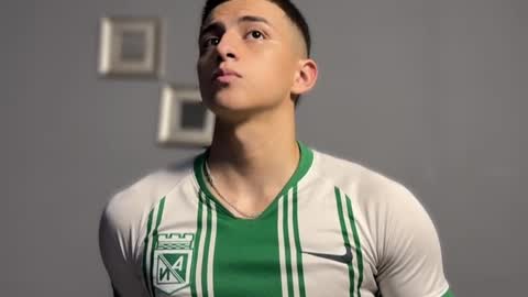 Snapshot of salvatore_romanoo chatting on January 17, 3:00 am Salvatore online show from January 17, 3:00 am