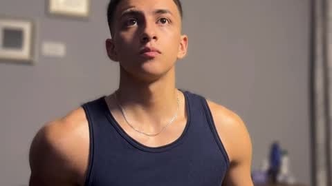 Snapshot of salvatore_romanoo chatting on February 8, 3:21 am Salvatore online show from February 8, 3:21 am