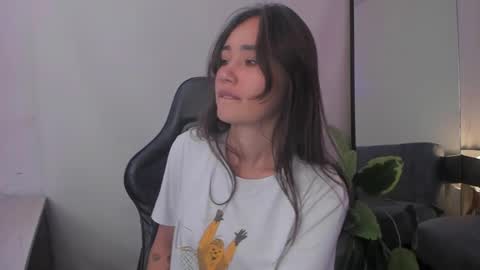 Snapshot of sam01___ chatting on February 25, 3:42 am Stefana or Samchispas online show from February 25, 3:42 am