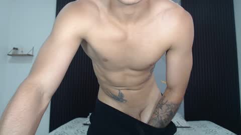 sammmikee online show from February 14, 2:33 pm