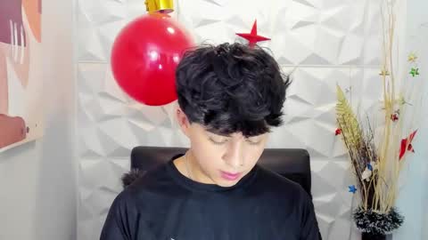 Sam online show from December 17, 1:06 pm