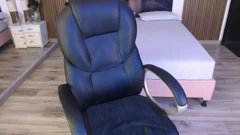 SAM MANSON online show from October 20, 12:38 pm