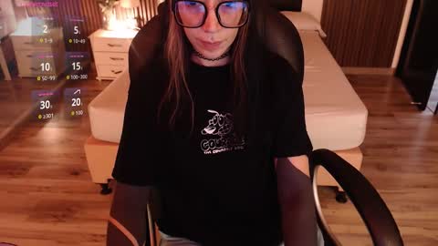 SAM MANSON online show from December 4, 1:31 pm