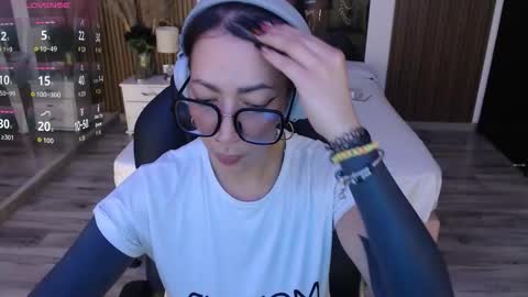 SAM MANSON online show from December 17, 10:38 pm