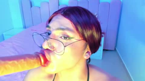 sam_naughty18 online show from December 7, 1:51 pm