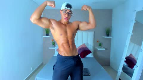 Snapshot of sam_rouge chatting on February 28, 5:48 pm sam_rouge online show from February 28, 5:48 pm