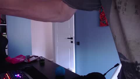 Snapshot of sam_skywalker chatting on July 31, 9:19 am sam_skywalker online show from July 31, 9:19 am