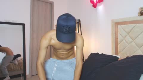 sam_tnt9 online show from May 6, 3:57 am