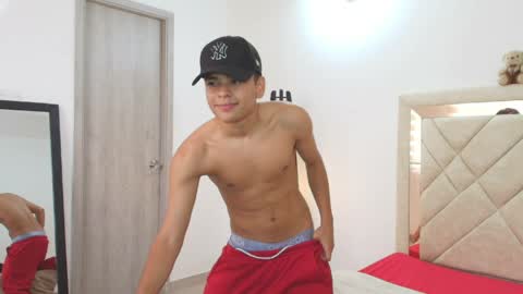 sam_tnt9 online show from May 7, 3:06 pm