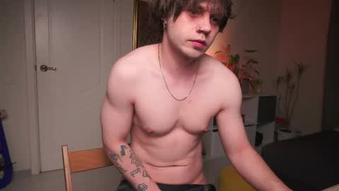 Snapshot of sam_w__ chatting on March 26, 10:15 pm Sam online show from March 26, 10:15 pm