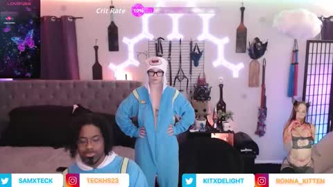 Snapshot of samandbrat chatting on December 1, 1:54 am Join us - and online show from December 1, 1:54 am