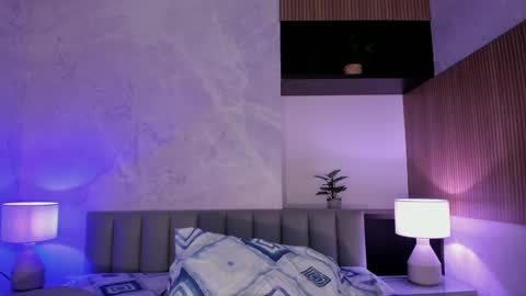 Snapshot of samanta_bone chatting on December 28, 12:47 am Samanta online show from December 28, 12:47 am