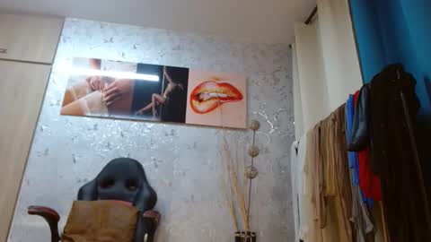 Snapshot of samanta_brownn_ chatting on February 4, 11:16 am samanta online show from February 4, 11:16 am