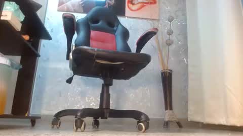 Snapshot of samanta_brownn_ chatting on February 6, 11:13 am samanta online show from February 6, 11:13 am