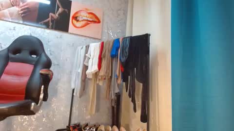 Snapshot of samanta_brownn_ chatting on February 14, 11:18 am samanta online show from February 14, 11:18 am