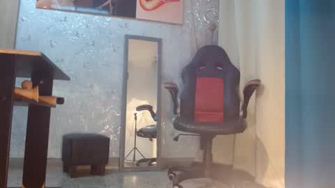 Snapshot of samanta_brownn_ chatting on February 21, 11:11 am samanta online show from February 21, 11:11 am