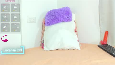 Snapshot of samanta_little chatting on February 25, 10:52 pm Samantha online show from February 25, 10:52 pm