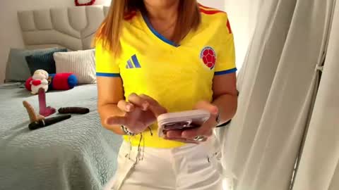 Samanta Stone online show from July 7, 7:18 pm