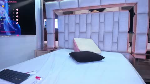 S A M A N T A   online show from January 29, 7:04 am