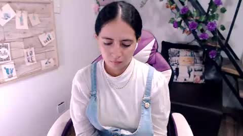 Snapshot of samantha2girl chatting on June 9, 4:07 pm samantha online show from June 9, 4:07 pm