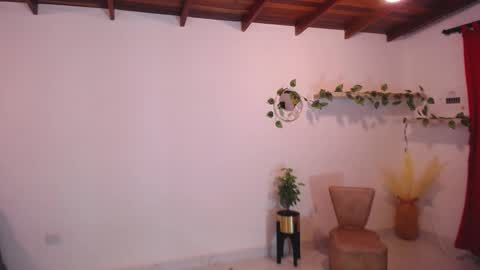 Snapshot of samantha46 chatting on February 25, 1:48 am Samy online show from February 25, 1:48 am