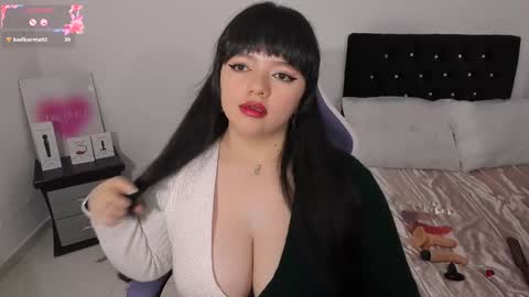 Snapshot of samantha__g chatting on December 5, 5:37 am Sam online show from December 5, 5:37 am