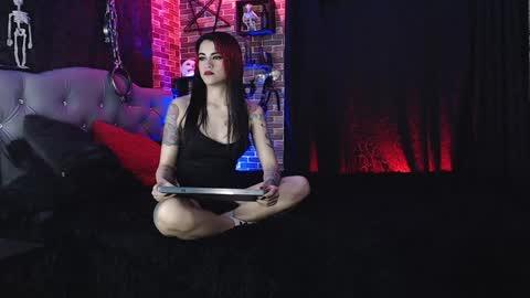 Samantha and Victor online show from January 24, 9:05 pm