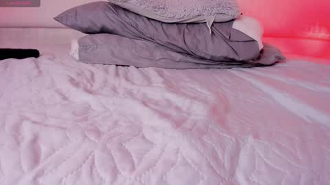 Samantha Beckham online show from February 14, 5:36 pm