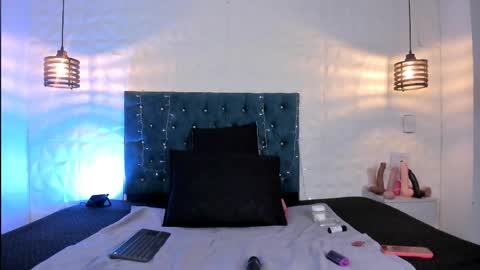 samantha_foxyy online show from May 29, 10:46 am