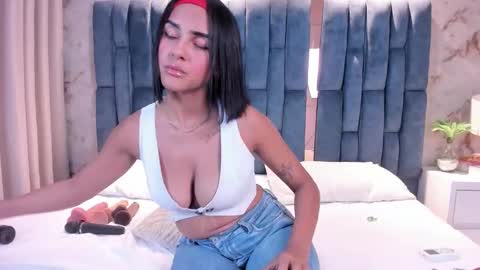 Snapshot of samanthaa_gil_ chatting on January 9, 5:10 am Samantha online show from January 9, 5:10 am