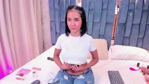 Snapshot of samanthaa_gil_ chatting on February 18, 5:03 am Samantha online show from February 18, 5:03 am