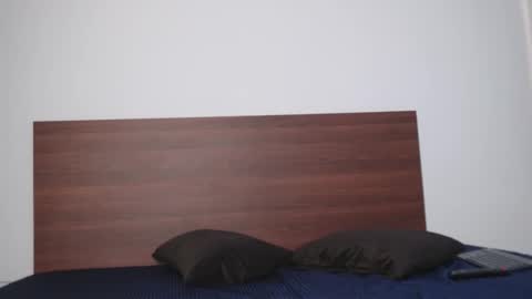 samanthaawellss online show from November 18, 6:45 pm