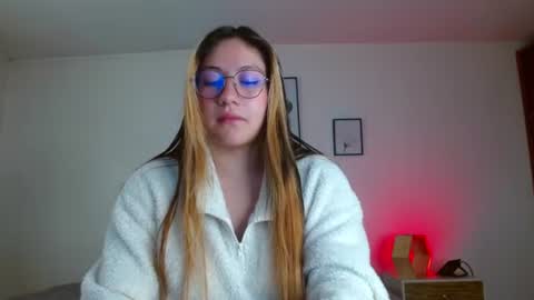 Snapshot of samanthachop chatting on June 19, 1:37 pm samanthachop online show from June 19, 1:37 pm