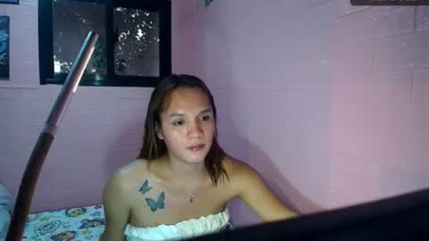 Snapshot of samanthafuckughh chatting on June 23, 7:17 am samanthafuckughh online show from June 23, 7:17 am