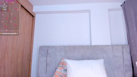 V A  N E S S A  online show from January 22, 1:20 am