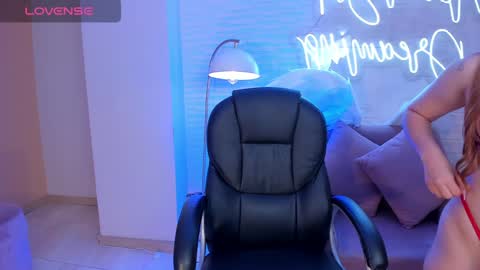 Snapshot of samanthaklein_ chatting on December 30, 5:34 pm Samantha Klein online show from December 30, 5:34 pm