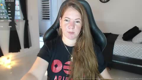 Snapshot of samanthaleon chatting on May 3, 9:43 pm Samantha samy online show from May 3, 9:43 pm