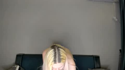 Snapshot of samanthamiasnik1 chatting on December 23, 2:28 pm Samantha online show from December 23, 2:28 pm