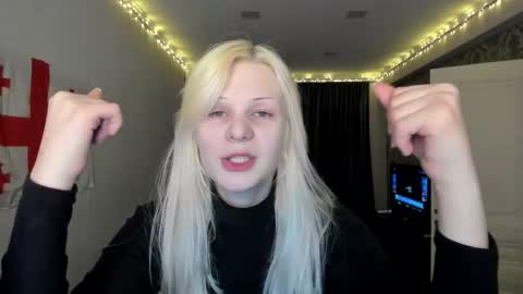 Snapshot of samanthamiasnik1 chatting on February 23, 8:33 pm Samantha online show from February 23, 8:33 pm